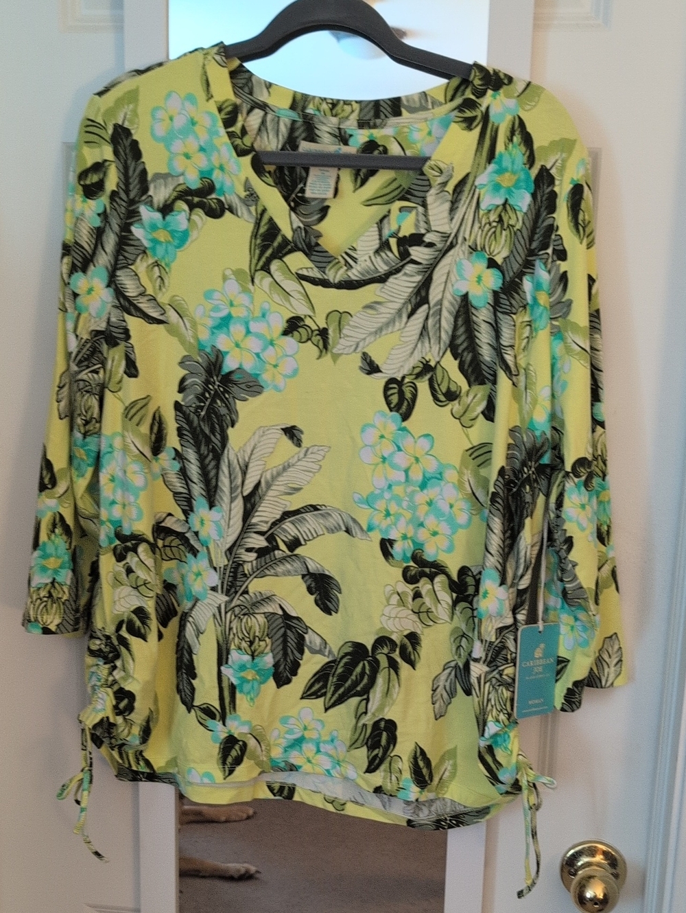 Caribbean Joe Woman's Lime Green Tropical Floral V-Neck Tie-Hem Tunic
